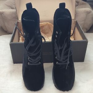 Chic Black Lace-Up Women's Boots